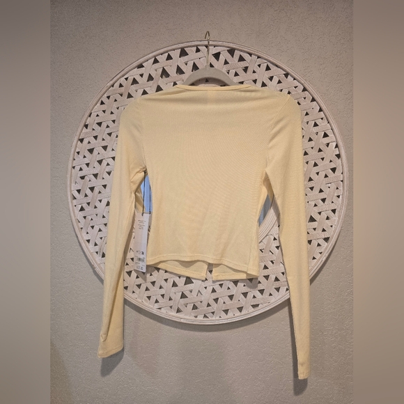 Alo Yoga Dreamlight Long Sleeve Top Best Seller XS Candlelight Yellow - Picture 10 of 12